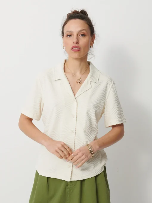 Chemise hawaiana