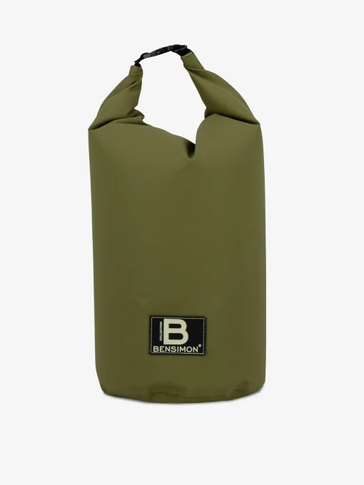 Travel pocket